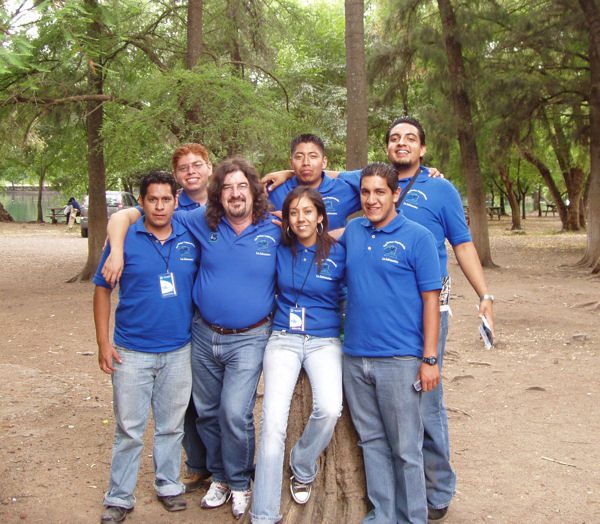 Grupo en el Lago Camecuaro (Zamora)