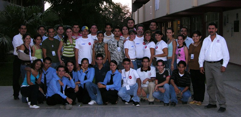 El grupo de participantes del taller de VB2005 y los ayudantes