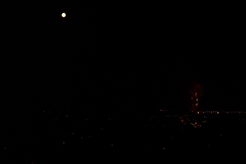 Luna llena y fuegos artificiales (dedicada a mi ni�a)